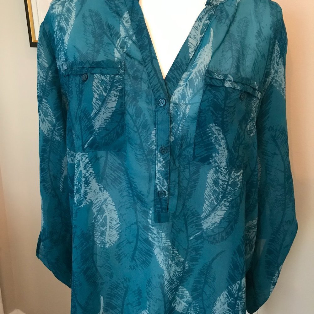 Apt. 9 - Sheer Blue Top w/Design 3/4 Sleeve NWT